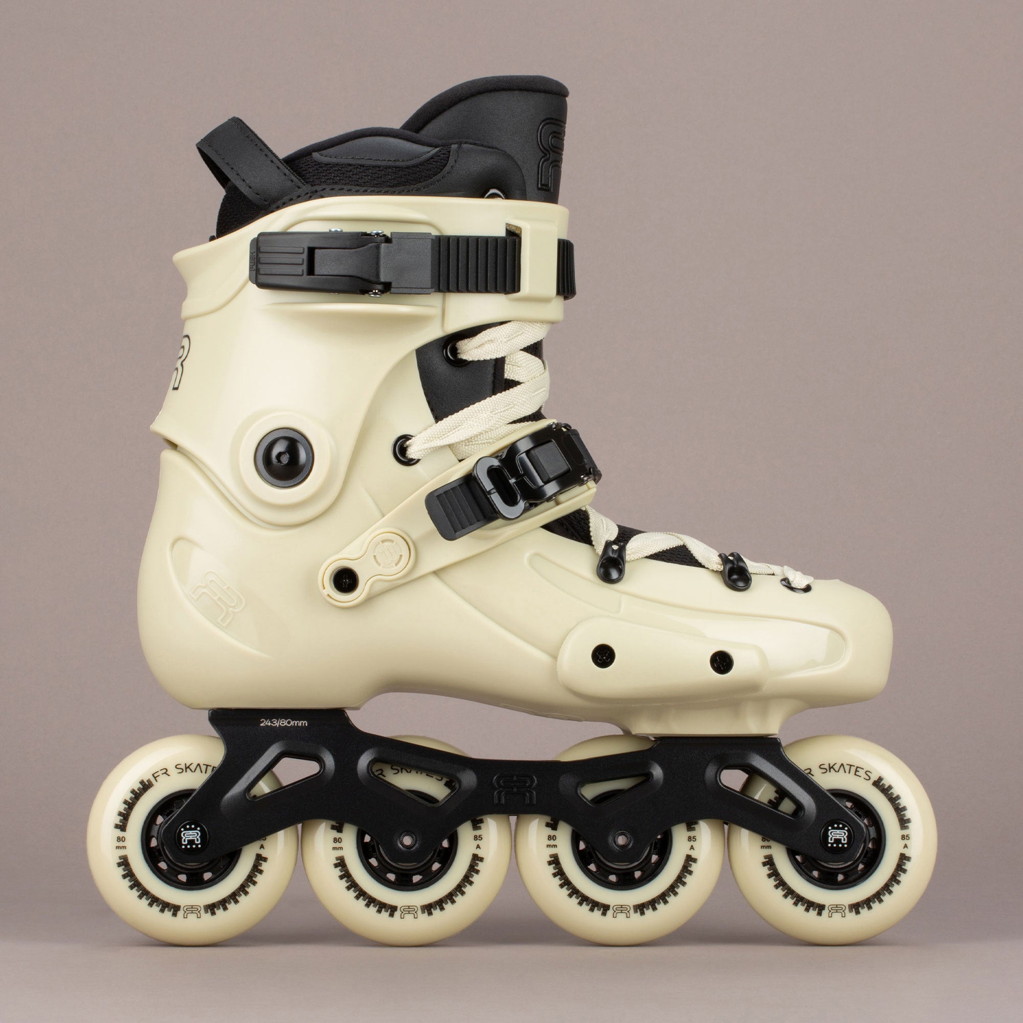 FRSKATES-FR3-SAND-01_df5344f3-
